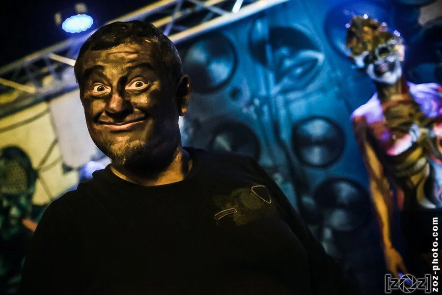 Smic.Art, performance de Body painting pendant le concert, les Abattoirs (Bourgoin-Jallieu), le 8 novembre 2013