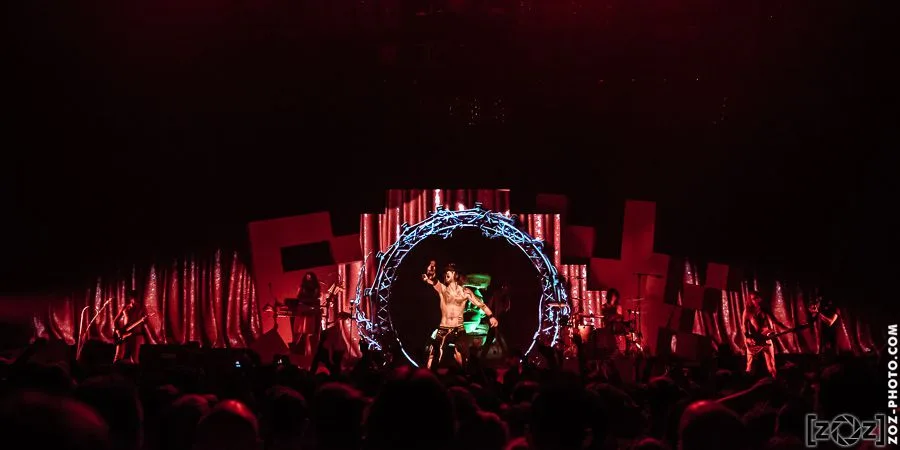 Shaka Ponk, concert au Dôme (Marseille), le 13 novembre 2014